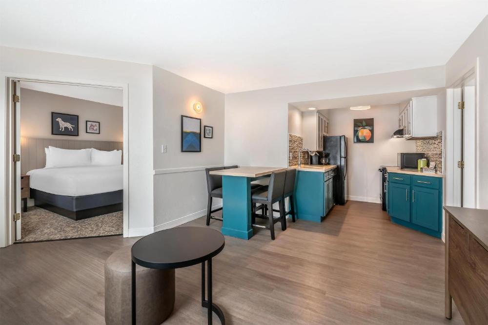 Two-Bedroom Suite with Two King Beds interior